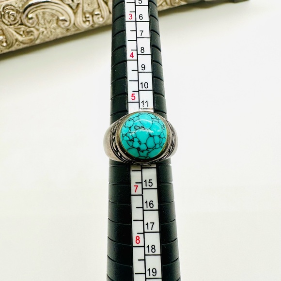Vintage Turquoise Silver Ring - Picture 3 of 15